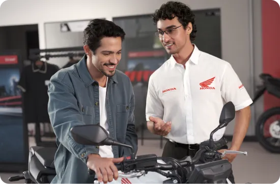 Homem na moto Honda